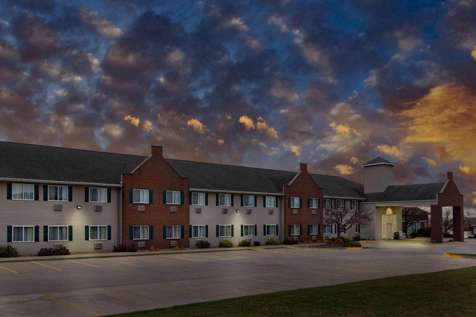 Americinn By Wyndham Pella Exterior foto
